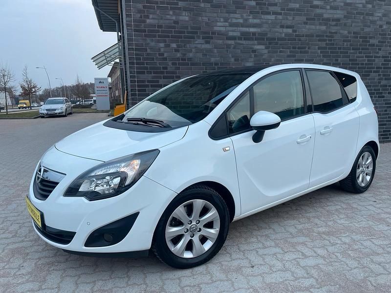 Gebraucht Opel Meriva 140 PS (102 kW) 2012 Weiß Van / Kleinbus