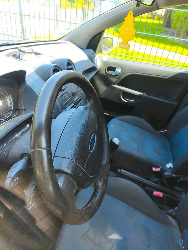 Gebraucht Ford Fiesta 80 PS (58 kW) 2008 Andere farben Kleinwagen