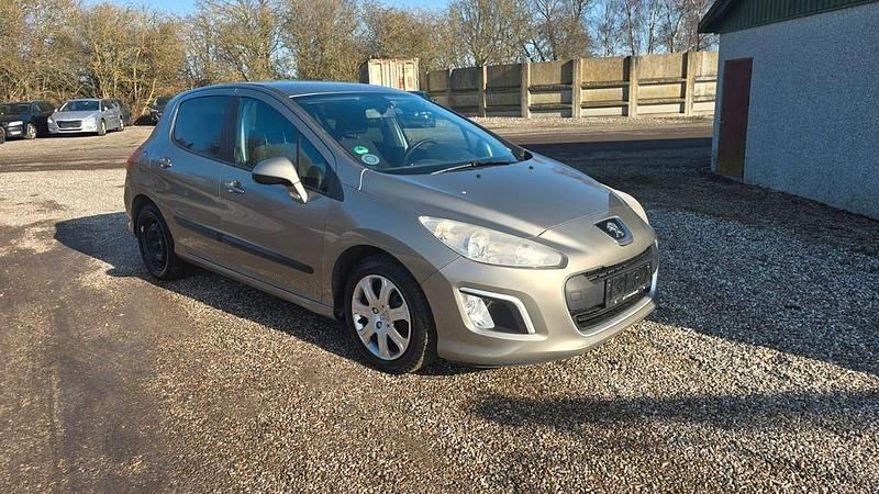 Gebraucht Peugeot 308 Style 114 PS (83 kW) 2012 Grau Limousine
