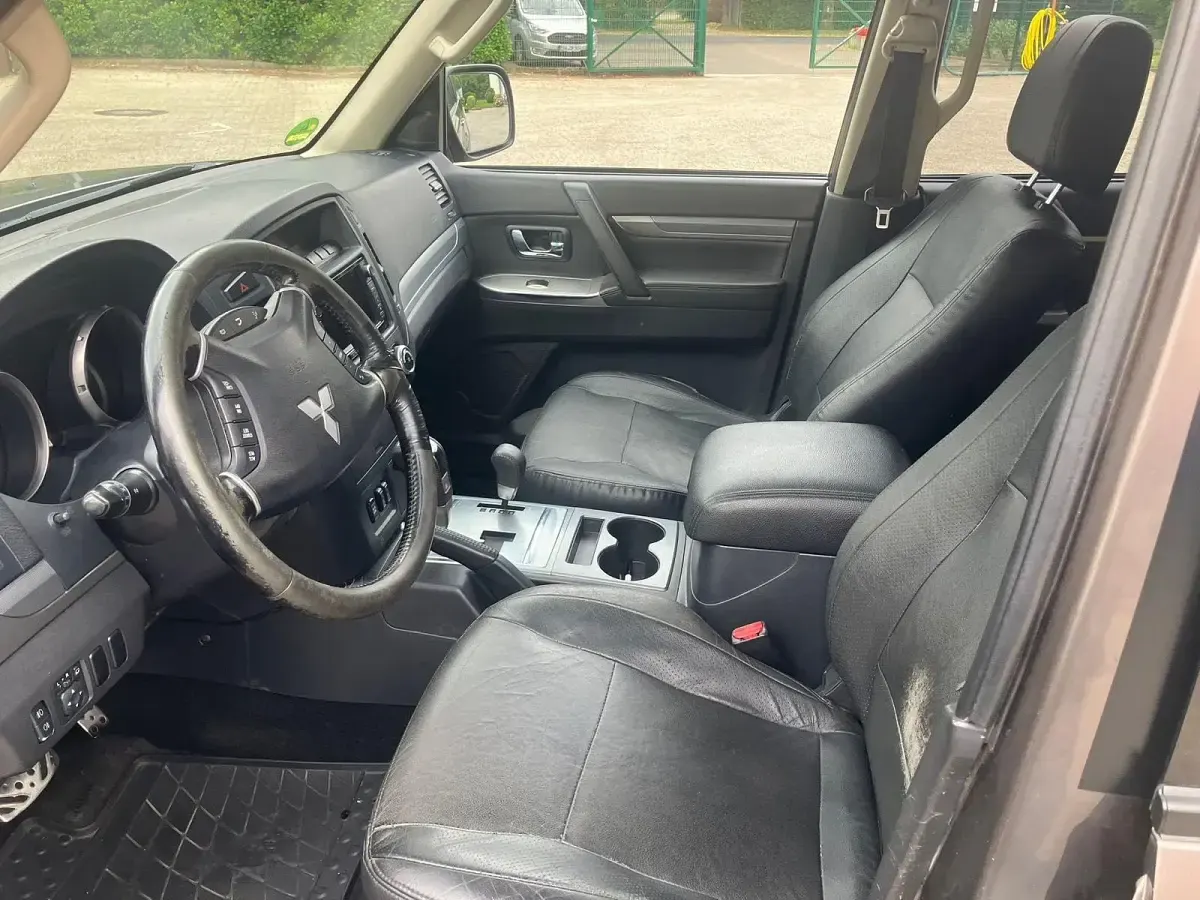 Gebraucht Mitsubishi Pajero 200 PS (147 kW) 2009 Braun SUV