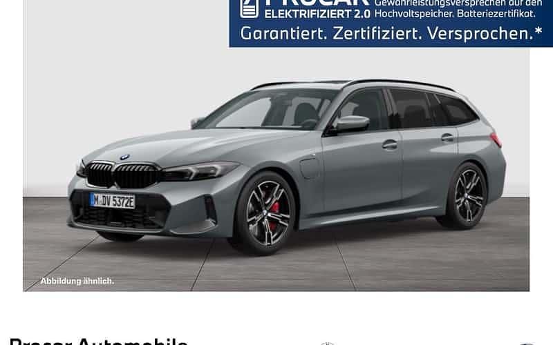 Grau Gebraucht 2024 BMW 330e Comfort Edition Kombi | 47.990 € (Teuer) - Bild 1/4