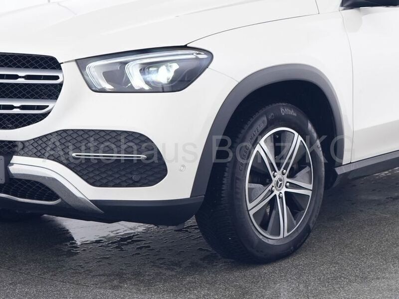 Gebraucht Mercedes GLE300 AMG 269 PS (197 kW) 2023 Manufaktur diamantweiß (metallic) SUV