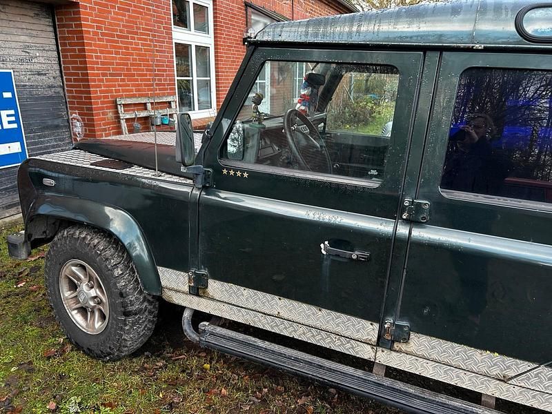 Gebraucht Land Rover Defender 112 PS (82 kW) 2003 Grün SUV