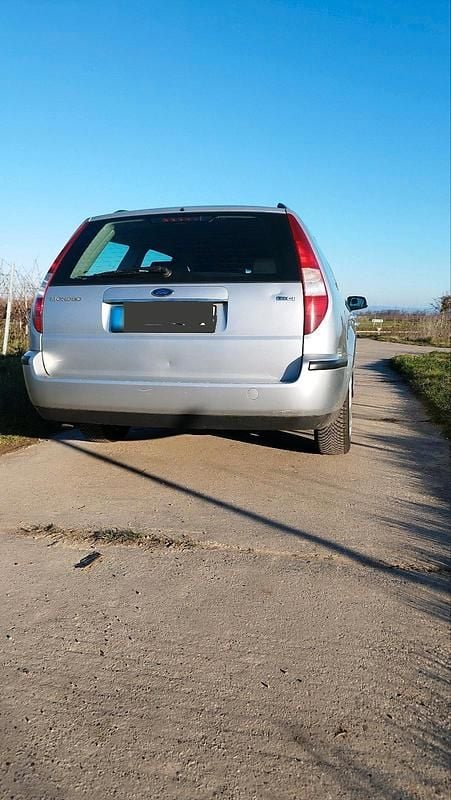 Gebraucht Ford Mondeo Ghia 131 PS (96 kW) 2004 Silber Kombi