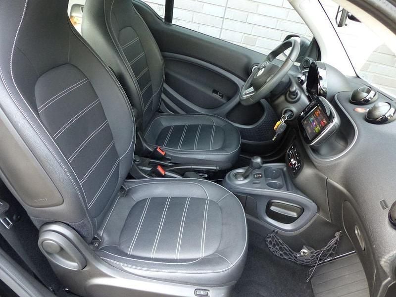 Gebraucht Smart ForTwo Cabrio Prime 71 PS (52 kW) 2018 Weiß/schwarz Cabrio