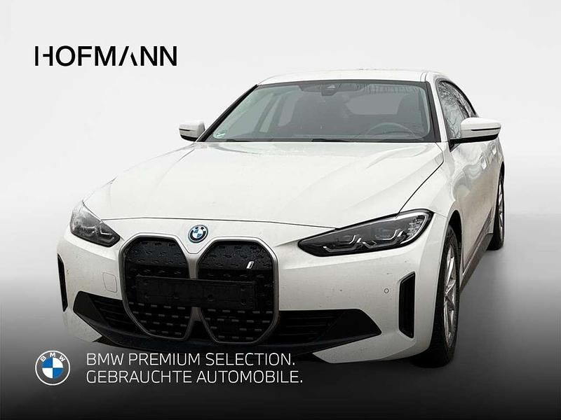 Alpinweiß uni Gebraucht 2022 BMW i4 Sport Line Limousine | 36.890 € (Superpreis) - Bild 1/3