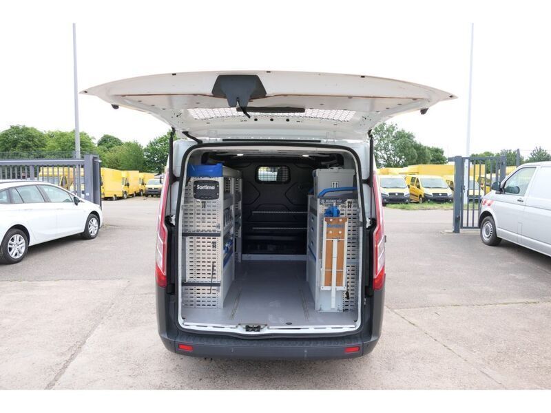 Weiss (metallic) Gebraucht 2017 Ford Transit Custom Van | 10.591 € (Fairer Preis) - Bild 1/4