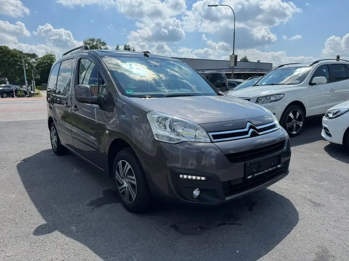 Used Citroën Berlingo Shine 99 HP (72 kW) 2017 Grey Minivan