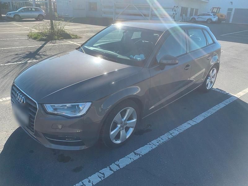 Gebraucht Audi A3 150 PS (110 kW) 2015 Grau Kleinwagen