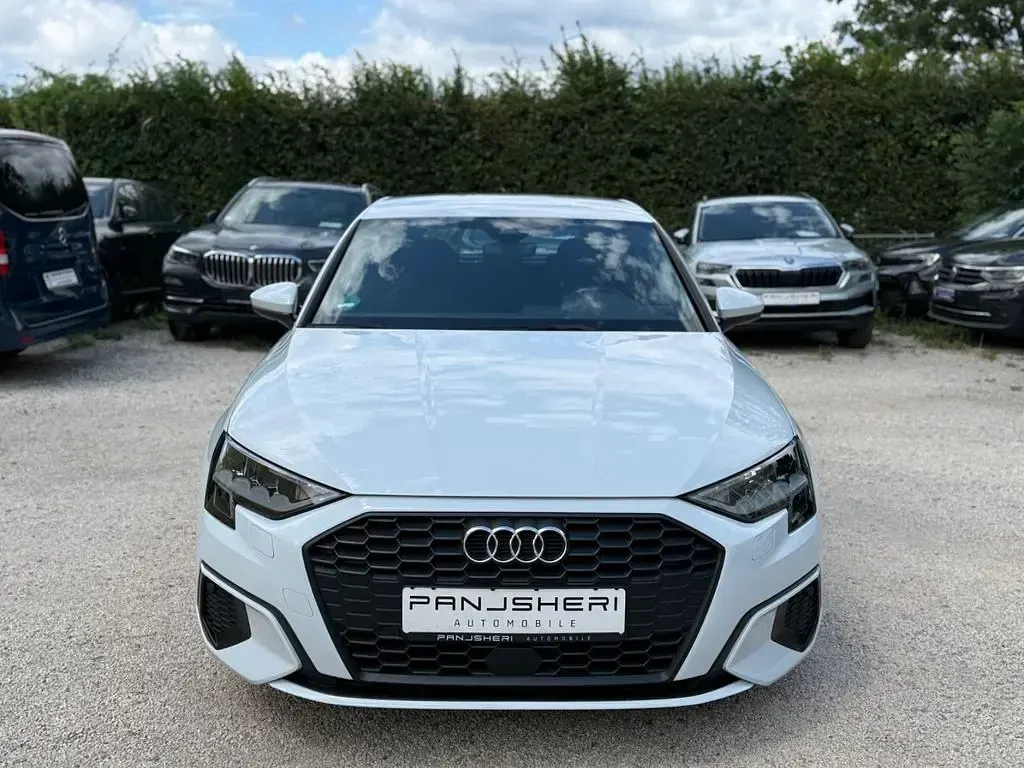 Gebraucht Audi A3 116 PS (85 kW) 2023 Weiß Limousine