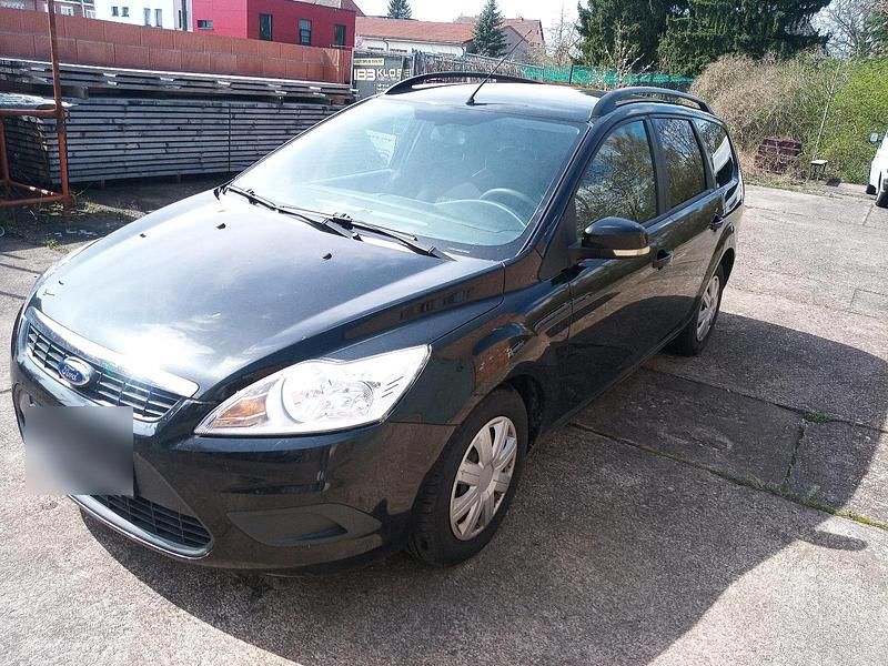Gebraucht Ford Focus 115 PS (84 kW) 2010 Schwarz Kombi