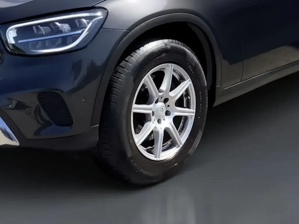 Gebraucht Mercedes GLC220 194 PS (142 kW) 2022 Metalliclack graphitgrau SUV