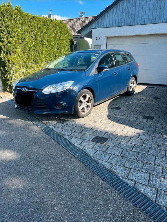 Używany Ford Focus Trend 116 KM (85 kW) 2012 Niebieski Sedan/Limuzyna