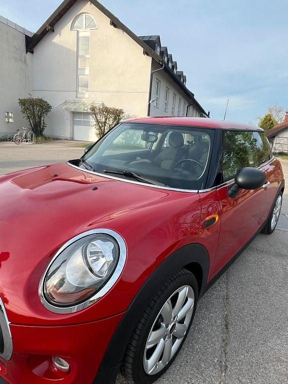 Rot Gebraucht 2015 Mini ONE Kleinwagen | 8.500 € (Fairer Preis) - Bild 1/4