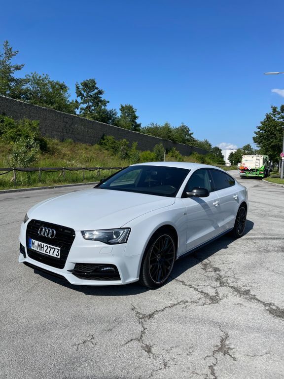 Grau Gebraucht 2016 Audi A5 Sportback S-Line Limousine | 18.900 € (Fairer Preis) - Bild 1/4