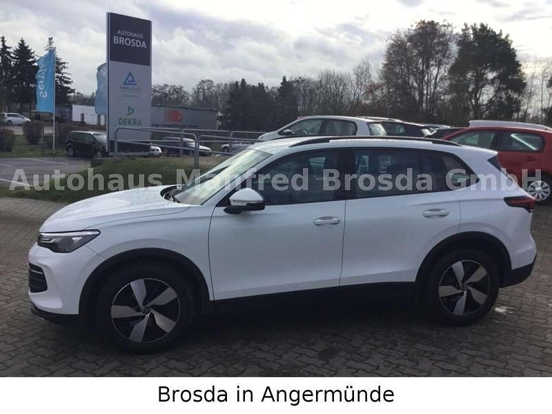 Gebraucht VW Tiguan Life 150 PS (110 kW) 2024 Weiß SUV
