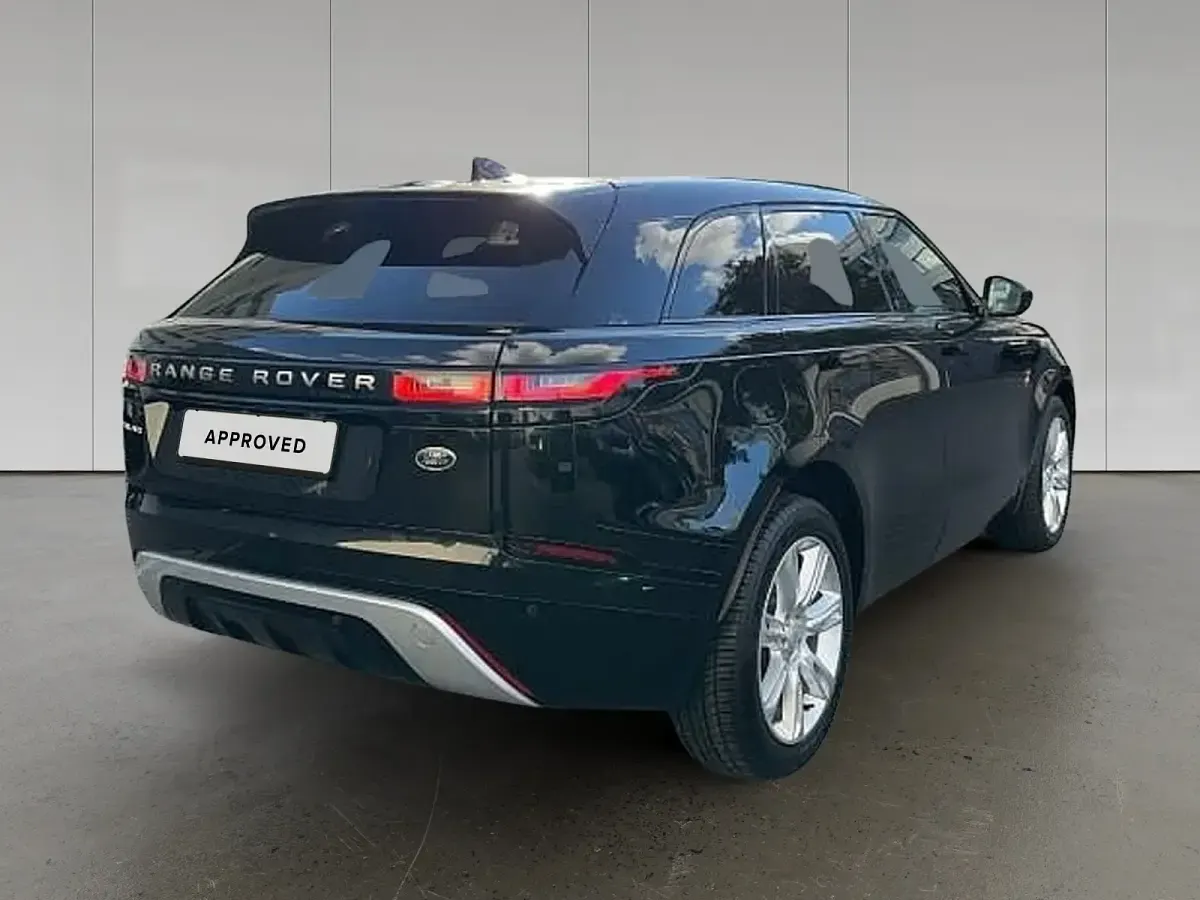 Second-hand Land Rover Range Rover Velar R-Dynamic 253 CP (186 kW) 2022 Negru SUV