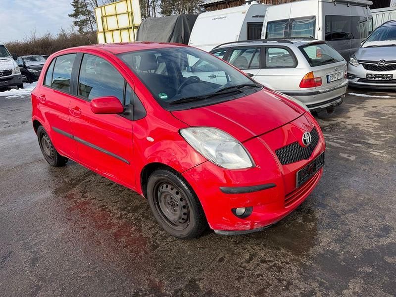 Gebraucht Toyota Yaris Sol 87 PS (63 kW) 2008 Rot Kleinwagen