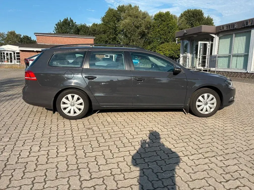 Gebraucht VW Passat Trendline 122 PS (89 kW) 2014 Grau Kombi