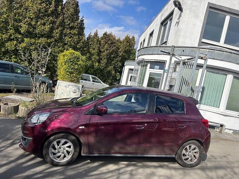 Gebraucht Mitsubishi Space Star Edition+ 80 PS (58 kW) 2016 Rot Kleinwagen