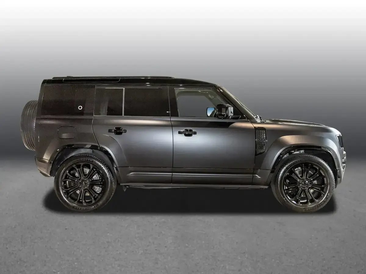 Gebraucht Land Rover Defender Black Edition 635 PS (467 kW) 2025 Schwarz SUV