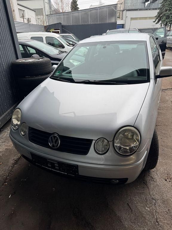 Silber Gebraucht 2004 VW Polo Cricket Kleinwagen | 1.800 € (Fairer Preis) - Bild 1/4