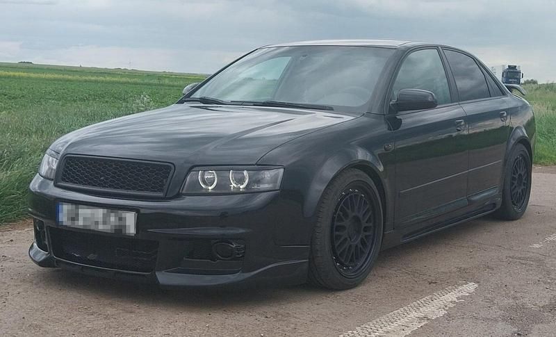 Schwarz Gebraucht 2004 Audi A4 Limousine | 9.900 € - Bild 1/4