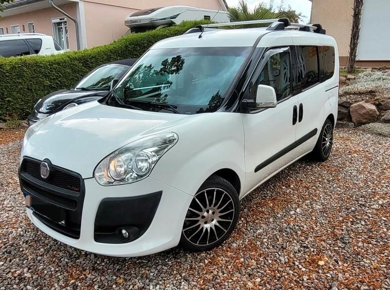 Weiß Gebraucht 2012 Fiat Doblò Van / Kleinbus | 5.100 € - Bild 1/4