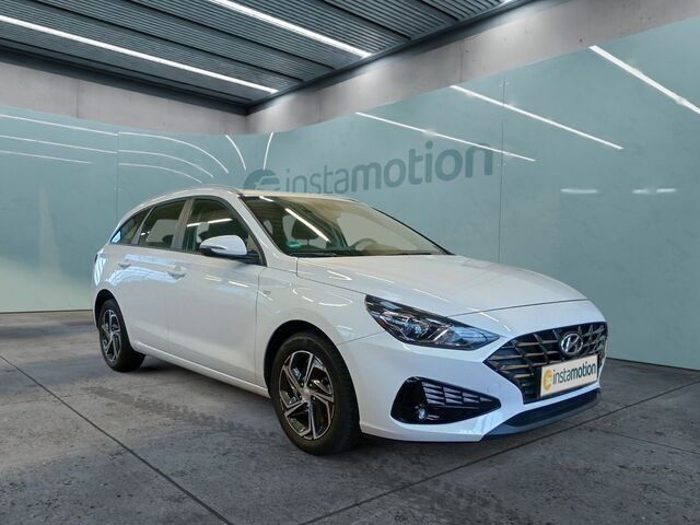 Weiß Gebraucht 2024 Hyundai i30 Select Kombi | 21.450 € (Fairer Preis) - Bild 1/2