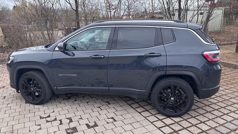 Gebraucht Jeep Compass Limited 140 PS (102 kW) 2018 Grau SUV