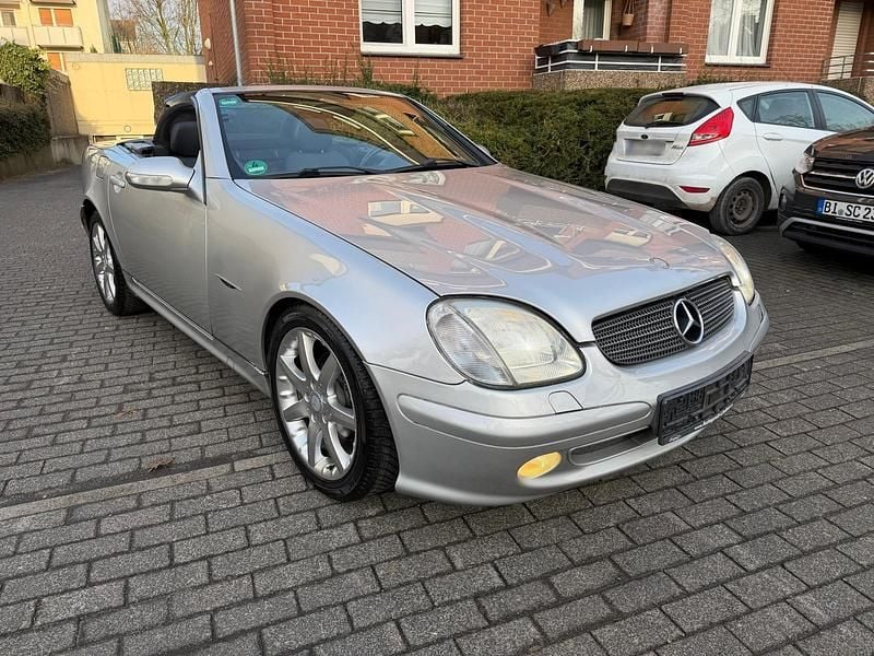 Gebraucht Mercedes SLK230 Edition 197 PS (144 kW) 2002 Silber Cabrio