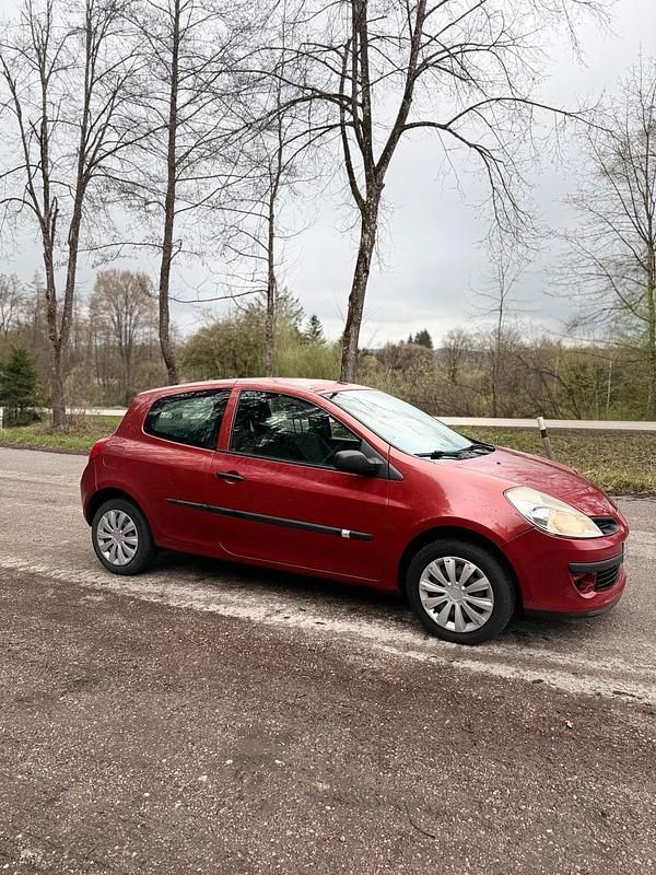Gebraucht Renault Clio II 75 PS (55 kW) 2006 Rot Limousine