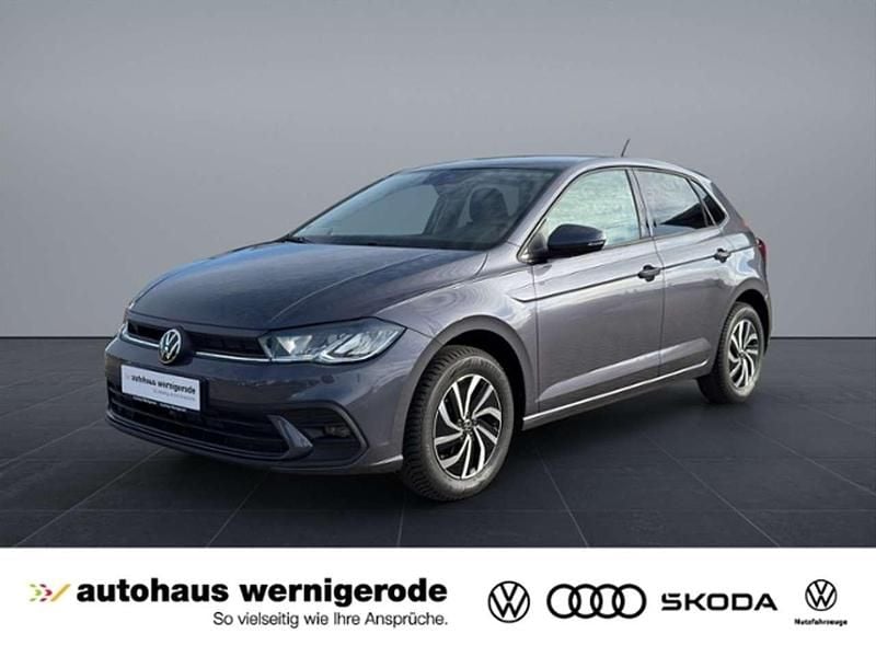 Rauchgrau metallic Gebraucht 2025 VW Polo Pro Limousine | 20.939 € (Fairer Preis) - Bild 1/4