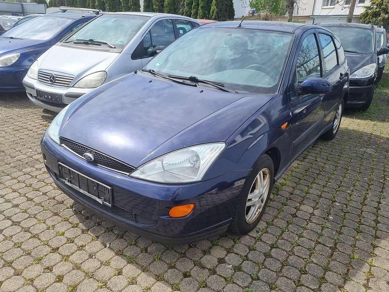 Gebraucht Ford Focus Trend 101 PS (74 kW) 2001 Blau Limousine