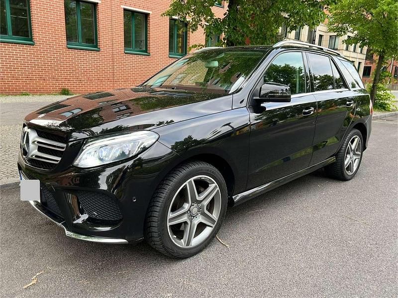 Gebraucht 2016 Mercedes GLE350 AMG line SUV | 32.000 € (Teuer) - Bild 1/4