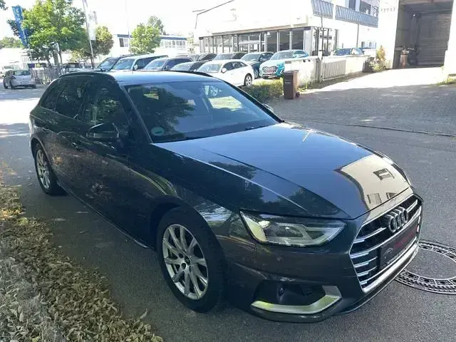 Gebraucht Audi A4 Advanced 163 PS (119 kW) 2023 Andere Kombi