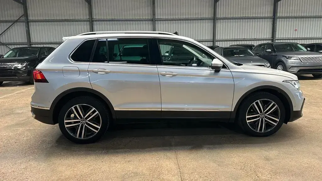 Gebraucht VW Tiguan Elegance 150 PS (110 kW) 2021 Silber SUV