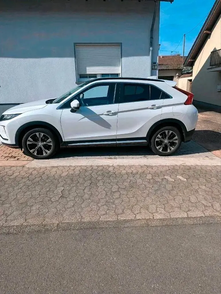Gebraucht Mitsubishi Eclipse Cross 148 PS (108 kW) 2019 Weiß SUV