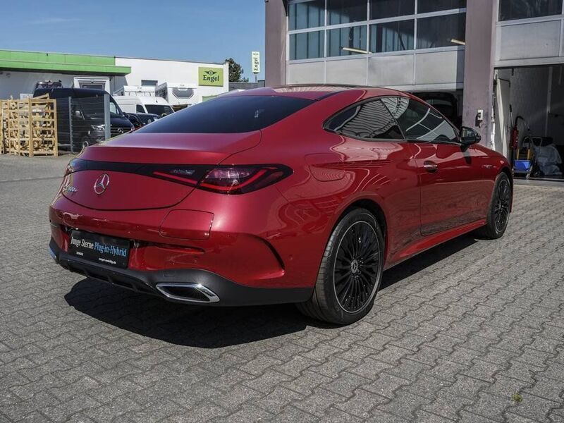 Gebraucht Mercedes CLE300 AMG 204 PS (150 kW) 2024 Rot Coupé