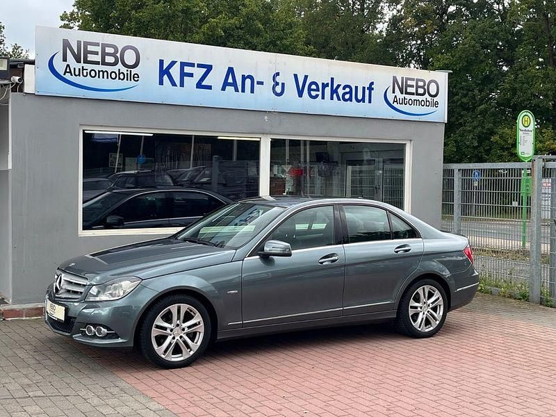 Grau Gebraucht 2011 Mercedes C180 Avantgarde Limousine | 9.999 € (Fairer Preis) - Bild 1/4