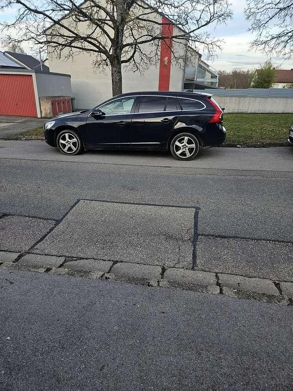 Gebraucht Volvo V60 Momentum 140 PS (102 kW) 2012 Kombi