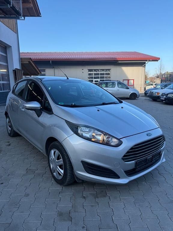 Silber Gebraucht 2014 Ford Fiesta Trend Kleinwagen | 2.990 € (Superpreis) - Bild 1/4