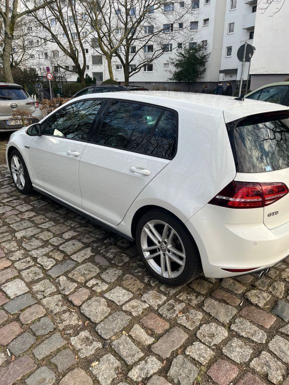 Weiß Gebraucht 2014 VW Golf VII GTD Limousine | 14.250 € (Fairer Preis) - Bild 1/4