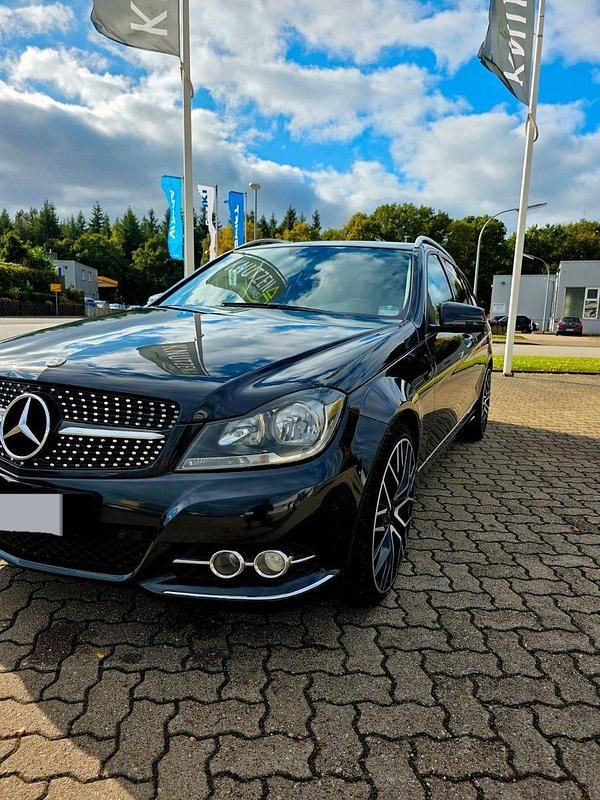 Schwarz Gebraucht 2014 Mercedes C220 Avantgarde Kombi | 14.200 € (Guter Preis) - Bild 1/4