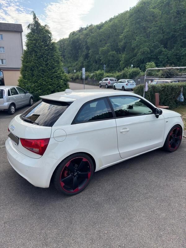 Weiß Gebraucht 2012 Audi A1 S-Line Kleinwagen | 6.500 € (Superpreis) - Bild 1/4