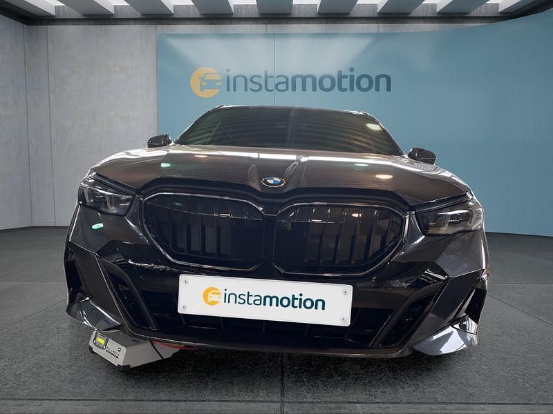Neu BMW 540 286 PS (210 kW) 2025 Grau Kombi