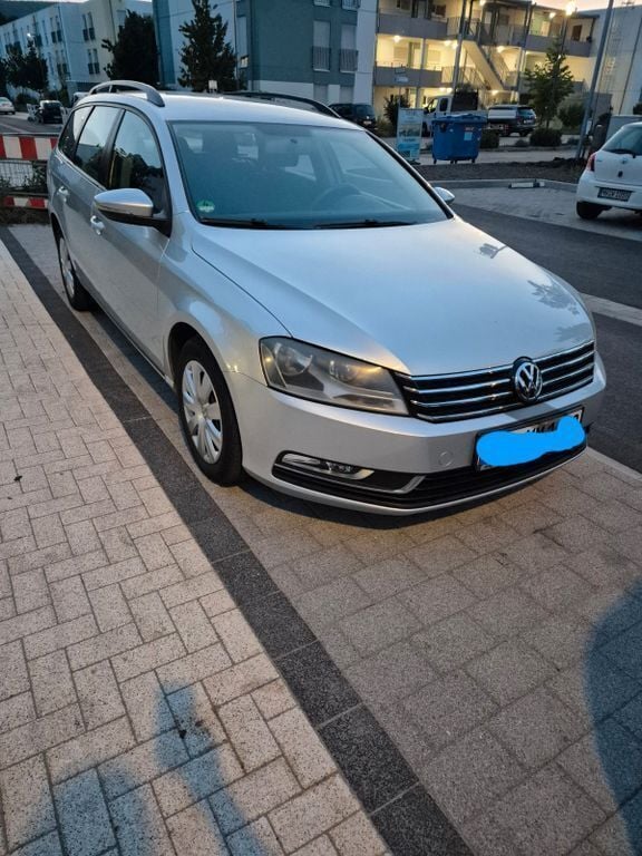 Silber Gebraucht 2012 VW Passat Comfortline Kombi | 5.800 € (Guter Preis) - Bild 1/4