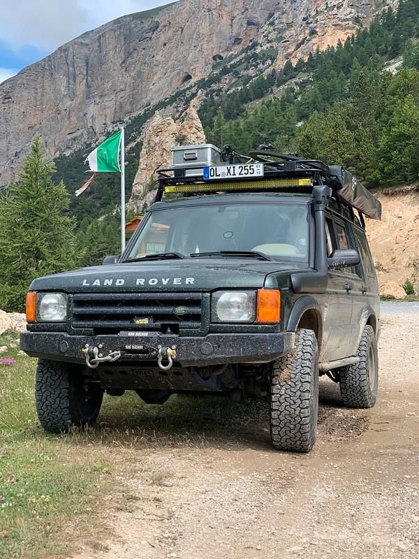 Grün Gebraucht 2000 Land Rover Discovery 2 SUV | 16.599 € - Bild 1/4