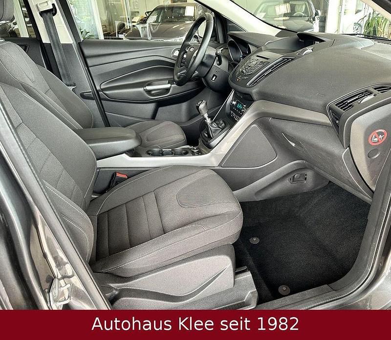 Gebraucht Ford Kuga 120 PS (88 kW) 2015 Grau SUV