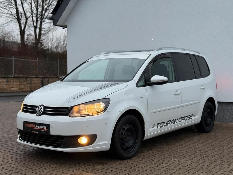 Gebraucht VW Touran Cup 140 PS (102 kW) 2014 Weiß Van / Kleinbus